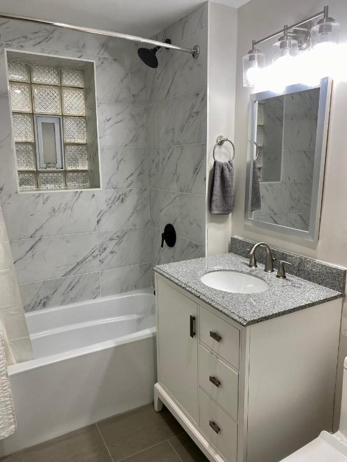Lincoln Park Apartment With Backyard! ชิคาโก ภายนอก รูปภาพ